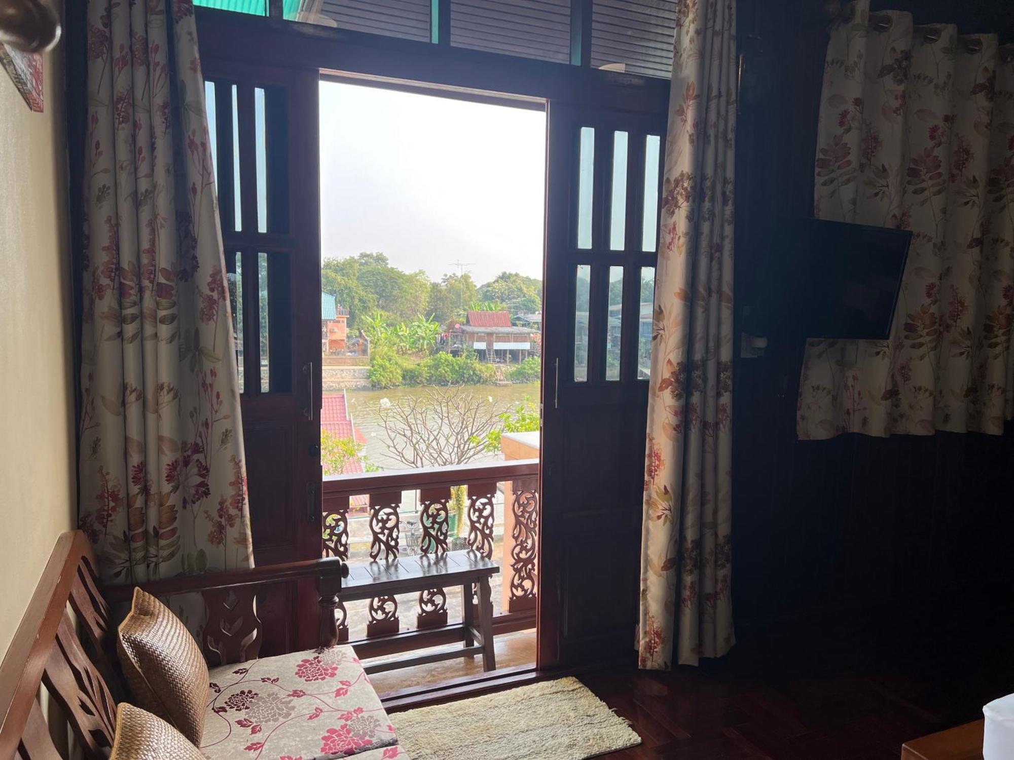 Appartement Ban Heng à Ayutthaya Extérieur photo