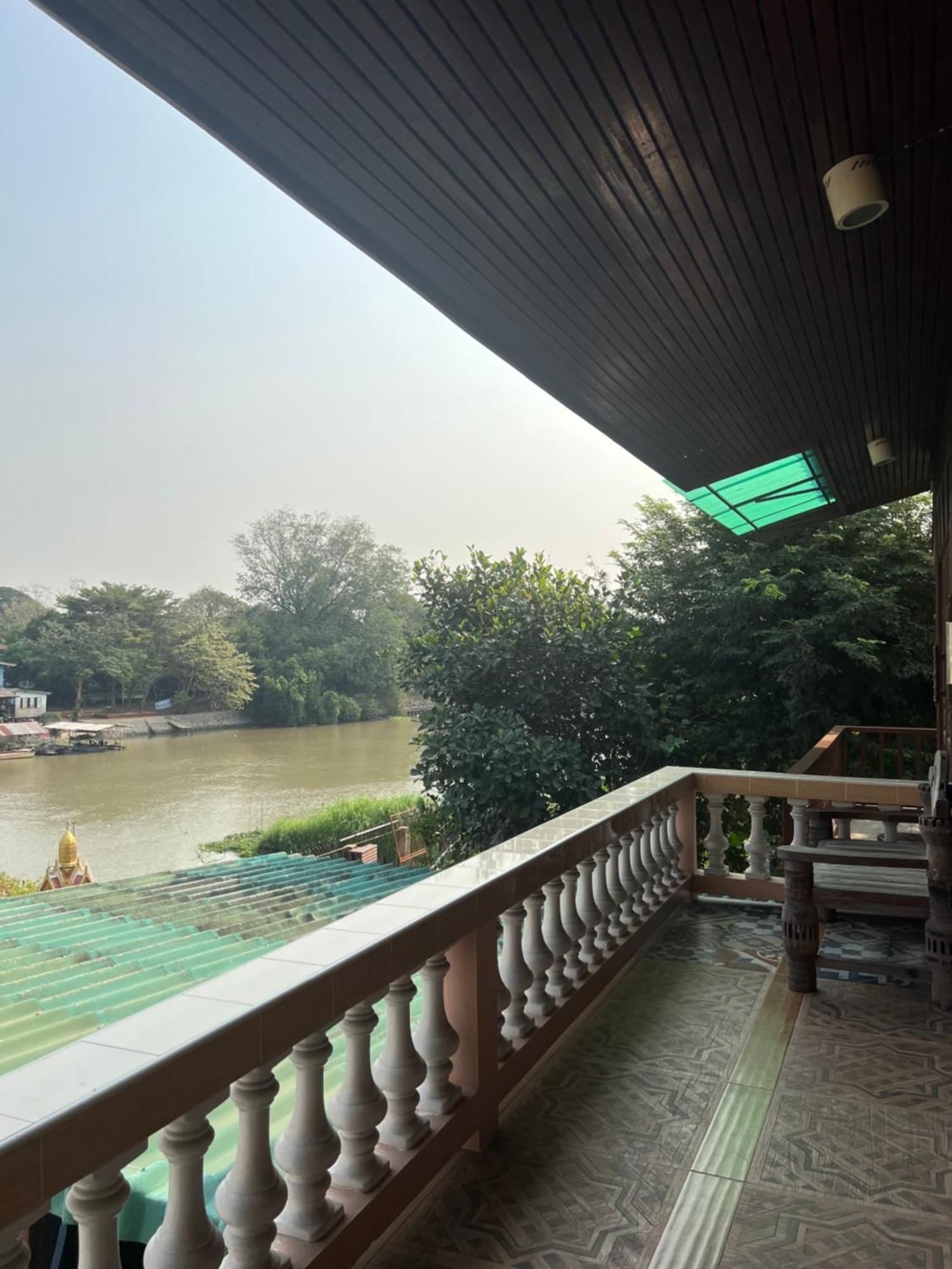 Appartement Ban Heng à Ayutthaya Extérieur photo